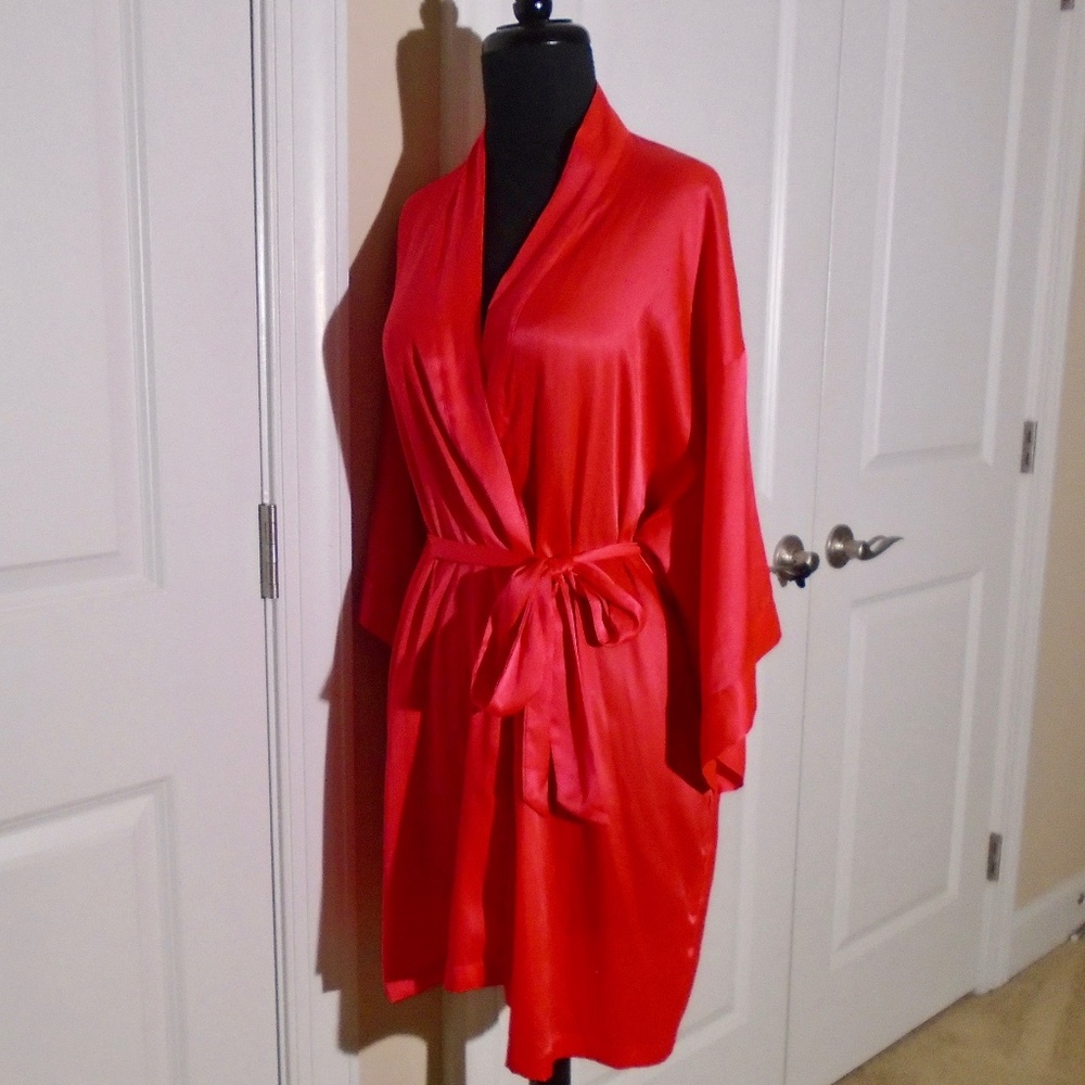 Victoria's Secret Red Satin Short Kimono Robe S/M - Picture 3 of 8